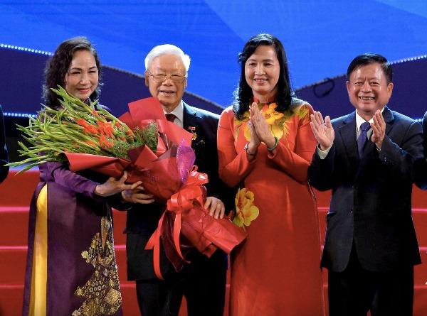 Nhớ mãi ánh mắt trìu mến Tổng Bí thư Nguyễn Phú Trọng dành cho văn nghệ sĩ-2