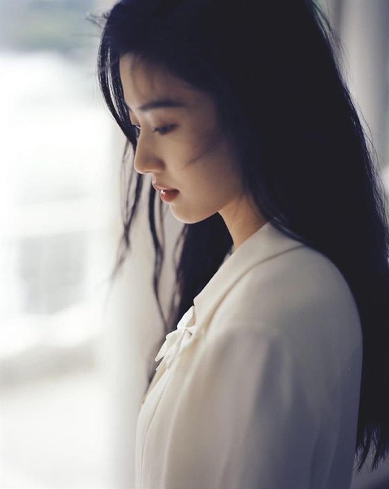 Ám ảnh mỗi lần về nhà chồng vì chiếc bể xi măng chứa nước-1