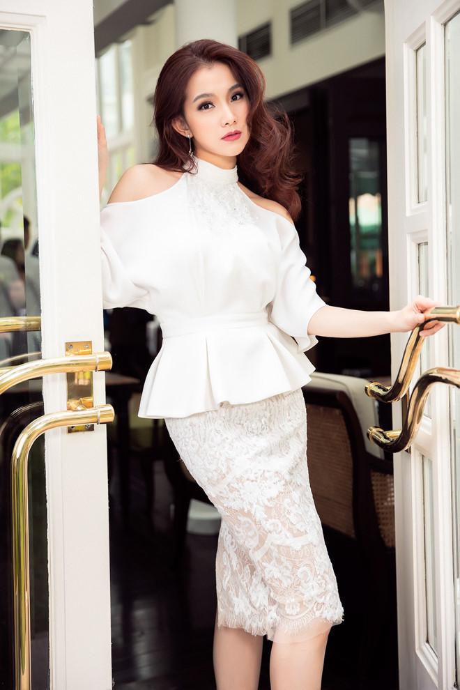 Miss Universe Vietnam đầu tiên: Lộ diện sau thời gian ở ẩn, khoe visual mặt mộc đỉnh cao qua cam thường-4