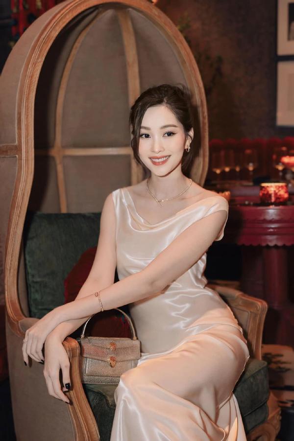 12 năm đăng quang Hoa hậu Việt Nam, Đặng Thu Thảo vẫn giữ da trẻ đẹp nhờ cách chăm sóc da kỹ càng-2