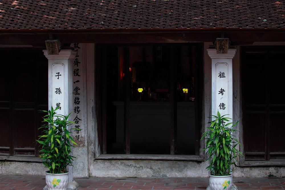 Cận cảnh nếp đơn sơ nhà thờ dòng họ Nguyễn Phú-10