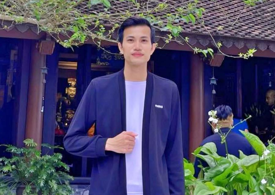 Bà cụ câm điếc mua 10.000 đồng bún riêu, chủ quán làm một việc ấm lòng-3