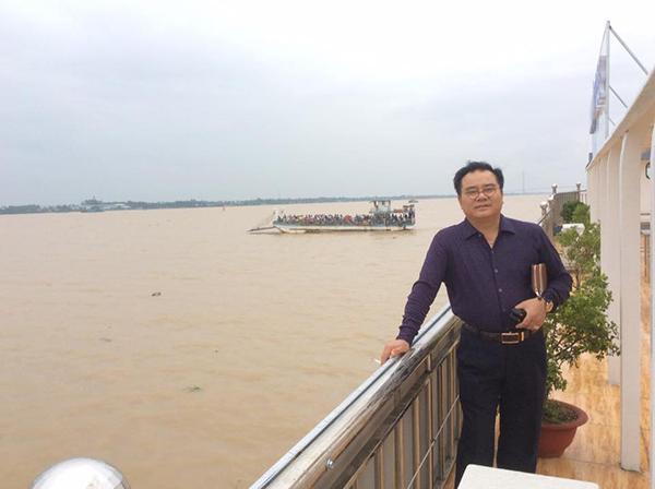 Đời thực bình yên bên vợ kém 13 tuổi của nam NSND chèo mang quân hàm Đại tá-5