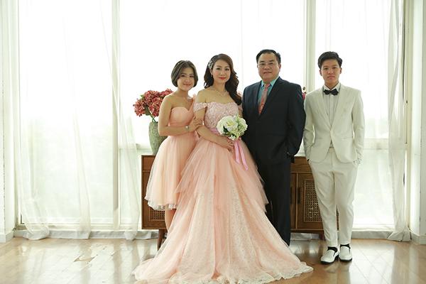 Đời thực bình yên bên vợ kém 13 tuổi của nam NSND chèo mang quân hàm Đại tá-8