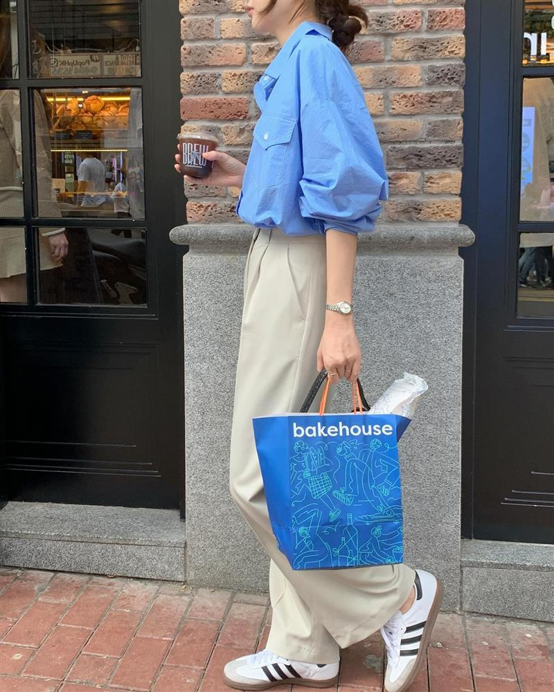 4 mẫu giày bệt phù hợp với phụ nữ trên 40 tuổi vì sự thanh lịch, dễ phối đồ-8