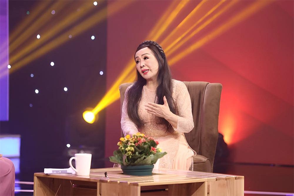 NSND Thu Hiền nhận nuôi 5 em nhỏ, tuổi 72 sống bình yên bên gia đình-7