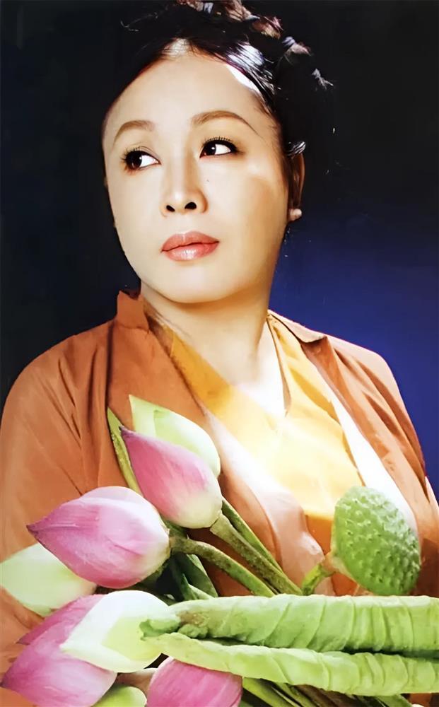 NSND Thu Hiền nhận nuôi 5 em nhỏ, tuổi 72 sống bình yên bên gia đình-8