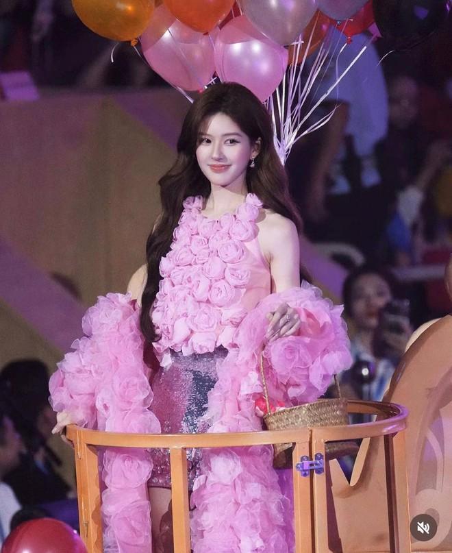 Triệu Lộ Tư lại xinh như mộng dù diện đồ quá sến-2