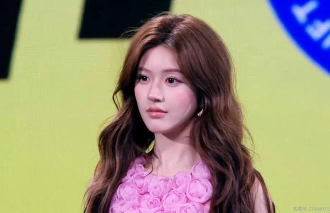 Triệu Lộ Tư lại xinh như mộng dù diện đồ quá sến-3