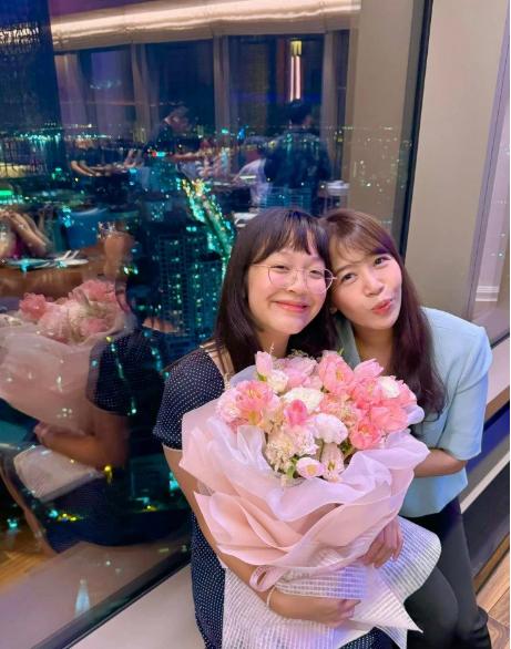 Những MC có con vừa ngoan vừa học giỏi: Ái nữ MC Quyền Linh năng khiếu hội họa, con trai Anh Tuấn biết 3 thứ tiếng-6