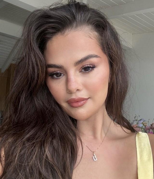 Selena Gomez finalmente ha regresado a su pico de belleza-1