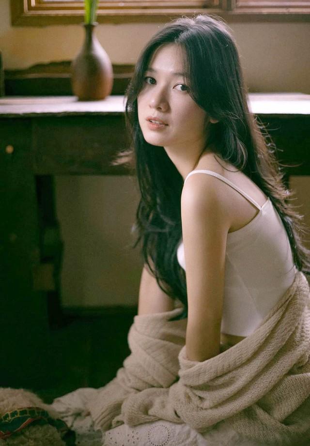 Nhan sắc chuẩn tiểu thư đài các của nữ diễn viên phụ phim Dưới Bóng Con Hầu gây sốt-3