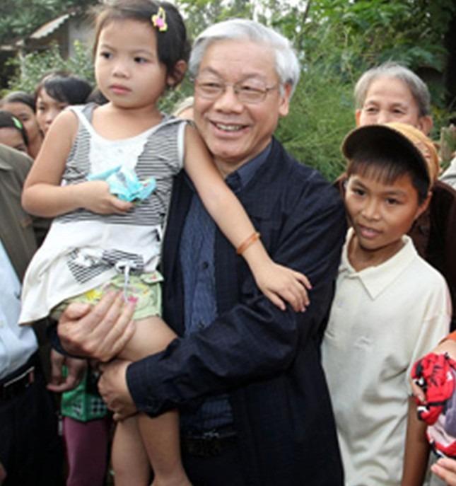 Ký ức bé gái được Tổng Bí thư Nguyễn Phú Trọng bế trên tay-1