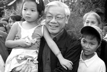 Ký ức bé gái được Tổng Bí thư Nguyễn Phú Trọng bế trên tay