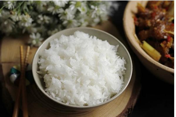 Nấu cơm bằng nước nóng hay nước lạnh ngon hơn?-2