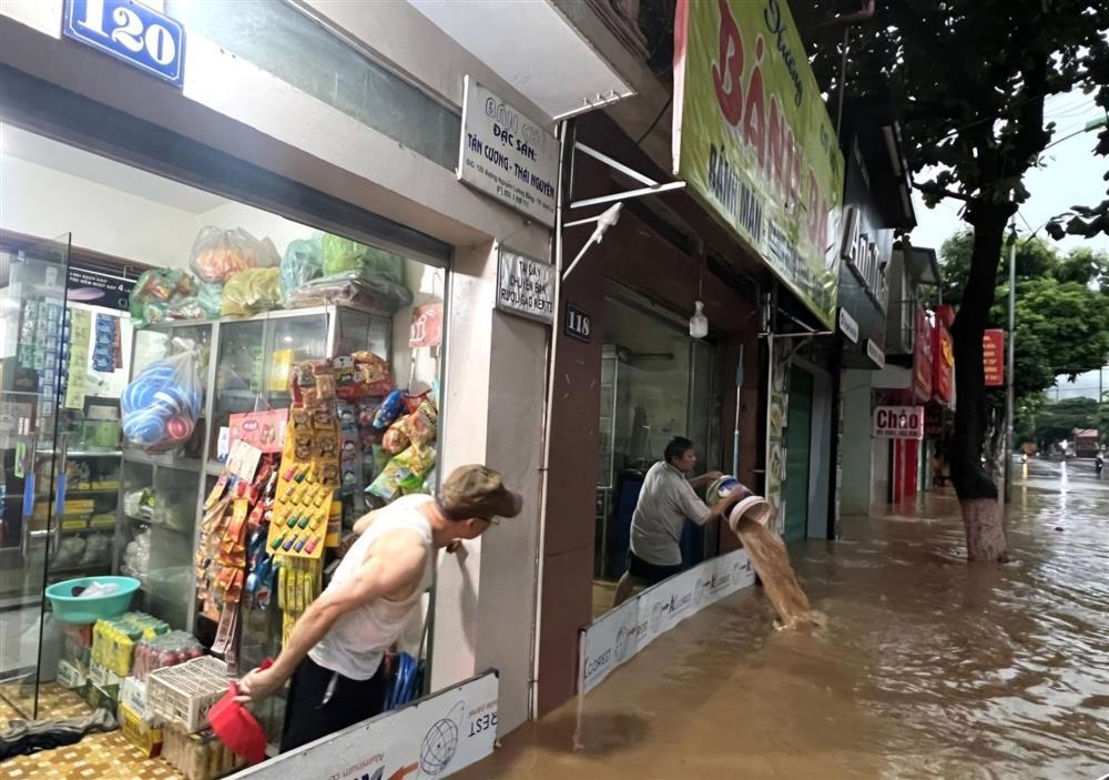 Ám ảnh đêm chạy lũ lớn nhất trong 30 năm ở TP Sơn La-3