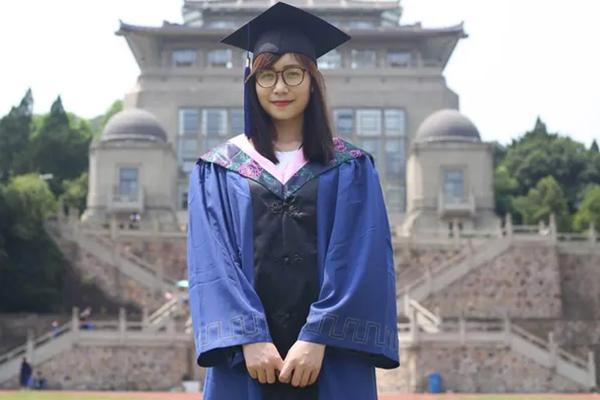 Nữ thủ khoa ở Bắc Ninh chưa từng đi học thêm, lo lắng tiền trang trải đắt đỏ ở Hà Nội-3