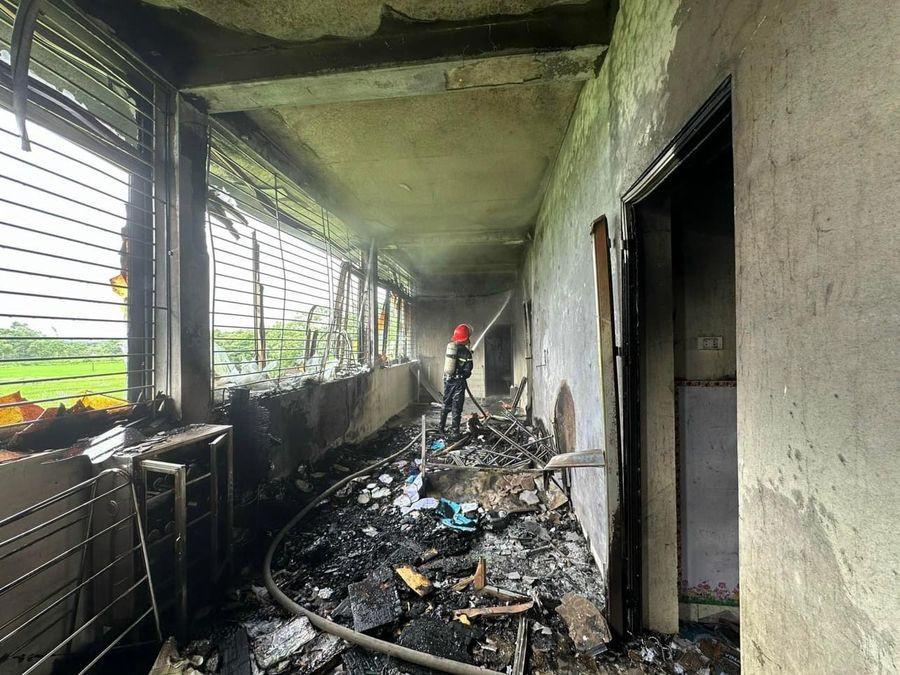 Cháy trường mầm non, người dân nháo nhào cứu 71 trẻ khỏi hỏa hoạn-6