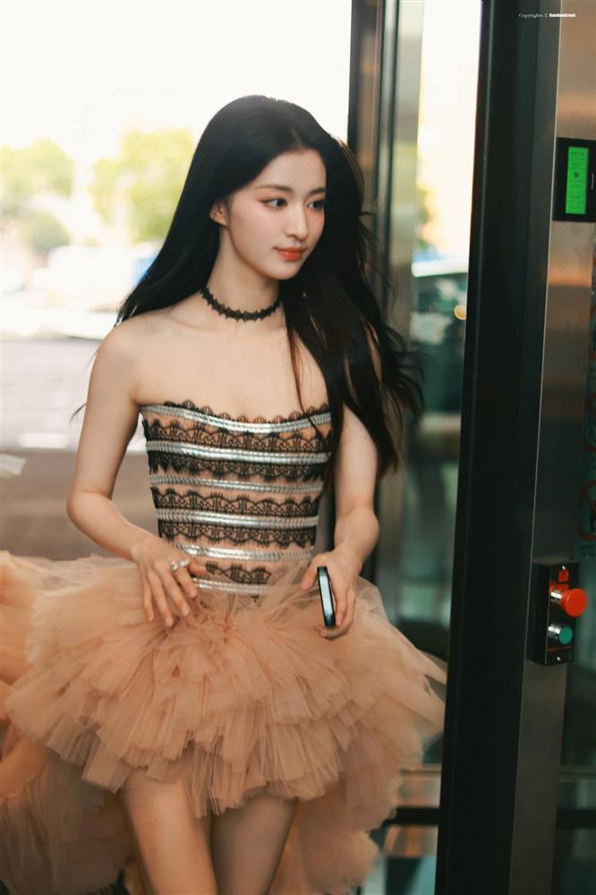 Khoảnh khắc tiểu Lưu Diệc Phi Vương Sở Nhiên lộ mặt mộc gây sốt khắp cõi mạng-3