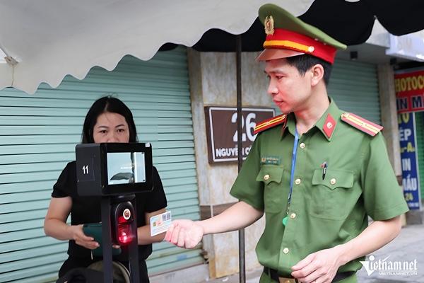 Hình ảnh xúc động ở Trường Sa và nhà giàn DK1 hướng về Tổng Bí thư-7