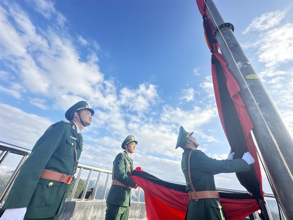 Hình ảnh xúc động ở Trường Sa và nhà giàn DK1 hướng về Tổng Bí thư-5