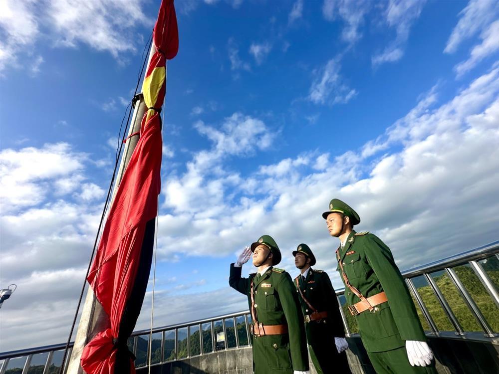 Hình ảnh xúc động ở Trường Sa và nhà giàn DK1 hướng về Tổng Bí thư-6