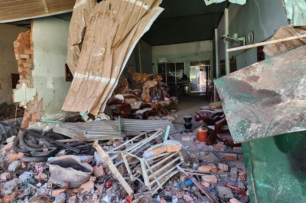 Nguyên nhân vụ xe đầu kéo lao vào nhà dân, 3 người tử vong ở Đắk Nông-2