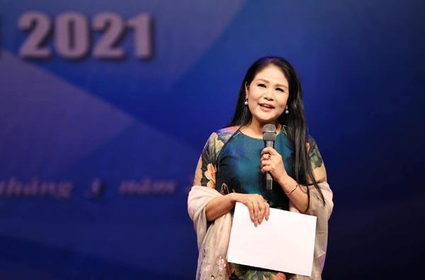 Hôn nhân đời thực bên chồng kém 7 tuổi của nữ NSND chèo nổi tiếng miền Bắc-2