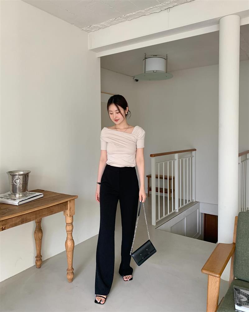 4 cách mặc quần ống rộng đẹp tới công sở-2