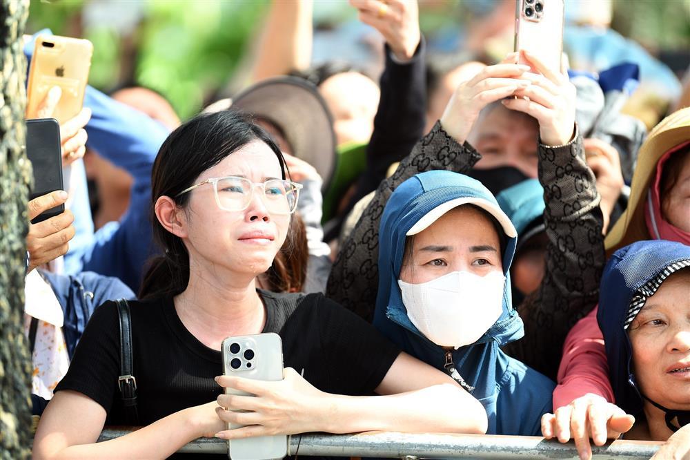 Người dân khóc nghẹn chào Tổng Bí thư Nguyễn Phú Trọng lần cuối-5