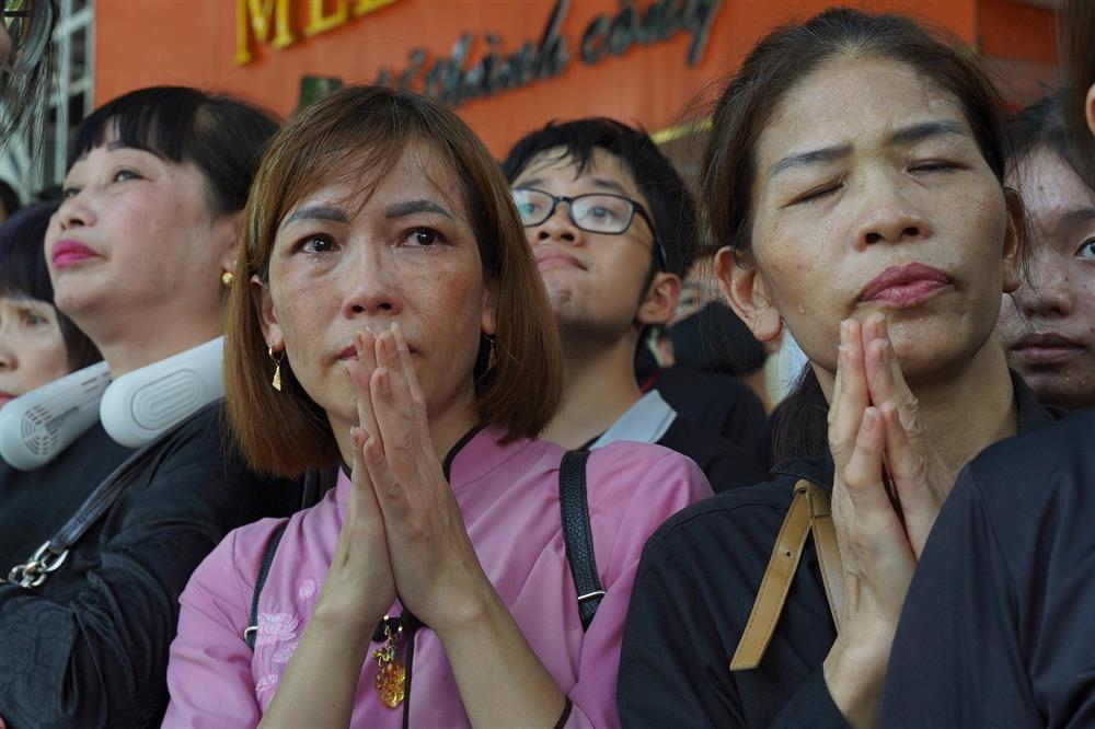 Người dân khóc nghẹn chào Tổng Bí thư Nguyễn Phú Trọng lần cuối-8