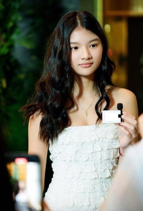 Con gái Trương Ngọc Ánh - Trần Bảo Sơn: Nhan sắc như Hoa hậu ở tuổi 16 nhưng không theo nghề mẹ, muốn học ngành dược sĩ-2