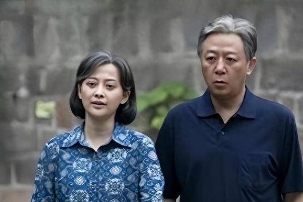 Gặp lại hàng xóm, nghe tiết lộ về chồng cũ tôi bật khóc ân hận vì đã ly hôn-2