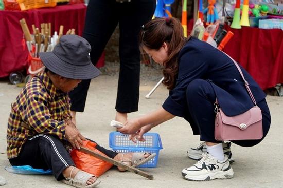 Xử lý nghiêm đối tượng 'bảo kê', 'chăn dắt' người ăn xin ở Thanh Hóa