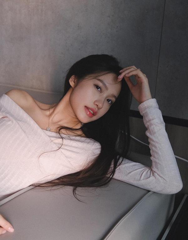 Vợ cầu thủ Đoàn Văn Hậu có làn da căng mướt, không tì vết nhờ học mẹo của Phạm Băng Băng-8