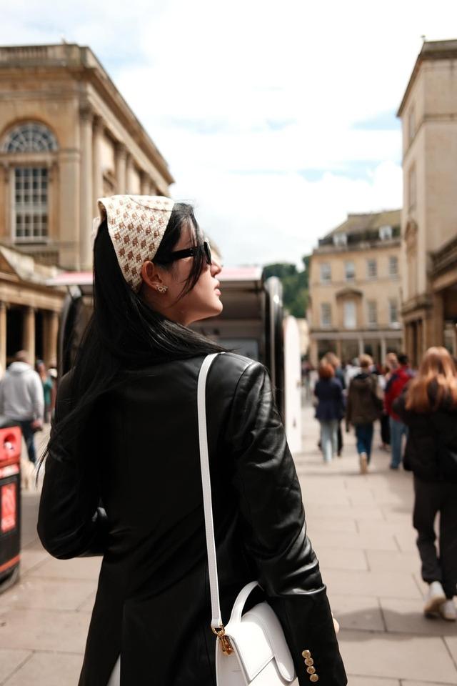 Á hậu Huyền My lộ nhẫn kim cương ngón áp út và dòng chia sẻ đầy ẩn ý-8