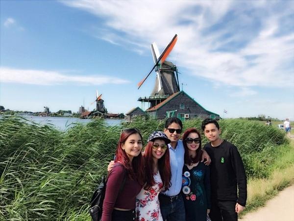 Hoa hậu Việt Nam thuộc dòng dõi trâm anh thế phiệt, hạnh phúc bên chồng Ấn Độ-18