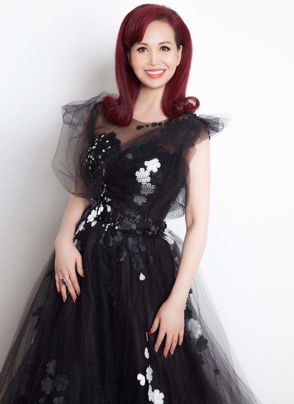 Hoa hậu Việt Nam thuộc dòng dõi trâm anh thế phiệt, hạnh phúc bên chồng Ấn Độ-19