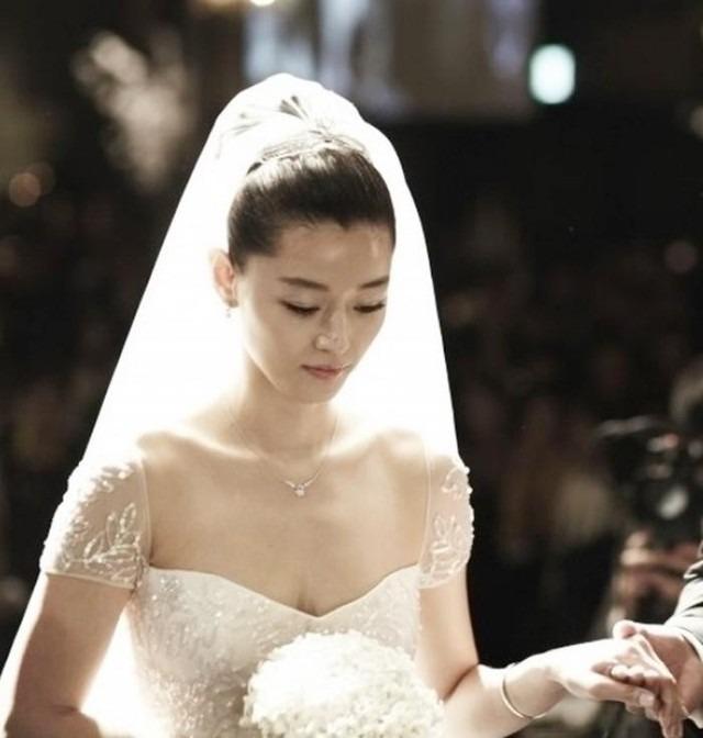 Jeon Ji Hyun: Mợ chảnh kiếm tiền giỏi nhất showbiz, không quay phim vẫn có tiền tỷ mỗi tháng nhờ đâu?-7