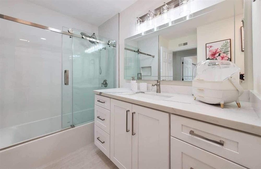 Biệt thự triệu đô mới mua của danh hài Thúy Nga ở Mỹ-15