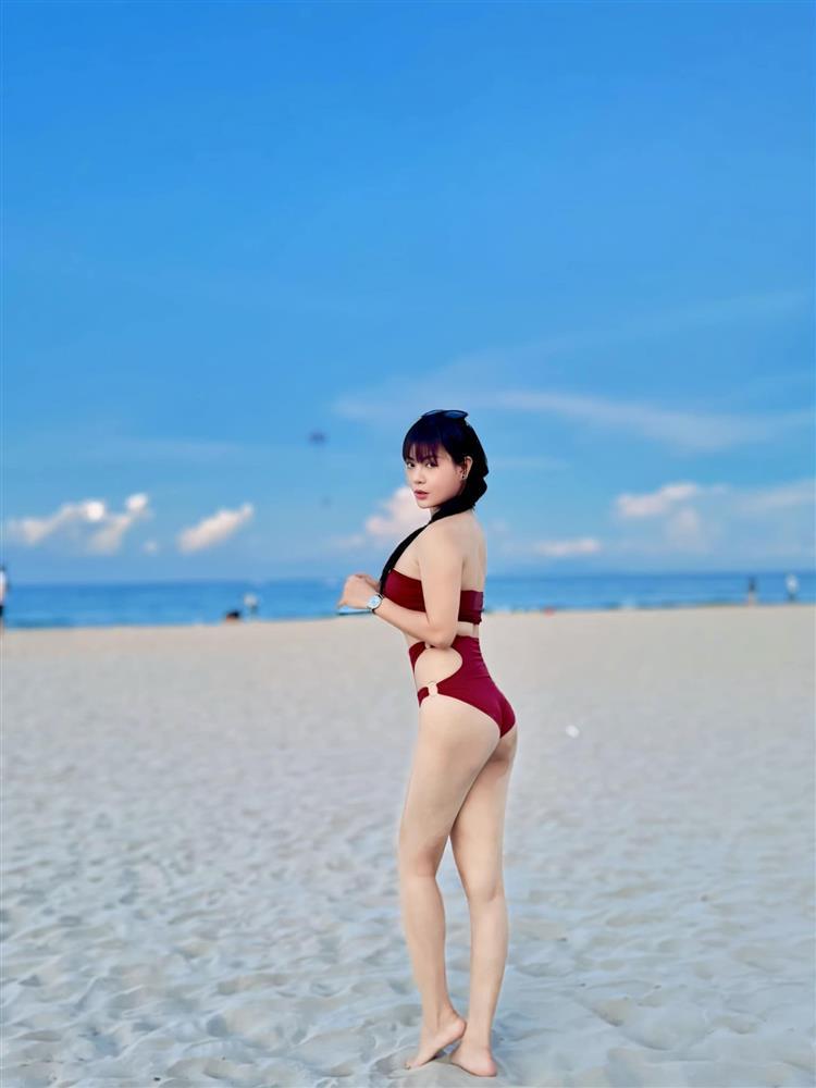 Thanh Hương tích cực tung ảnh bikini khoe đường cong táo bạo sau ly hôn-2