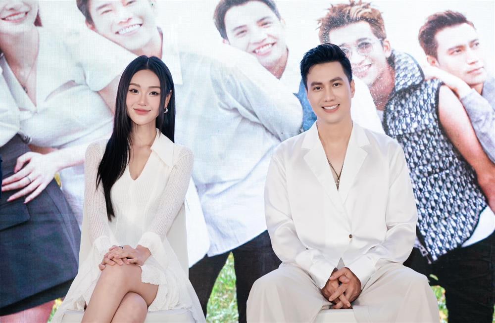 Nhan sắc bạn diễn mới kém 18 tuổi gọi diễn viên Việt Anh là chú-4