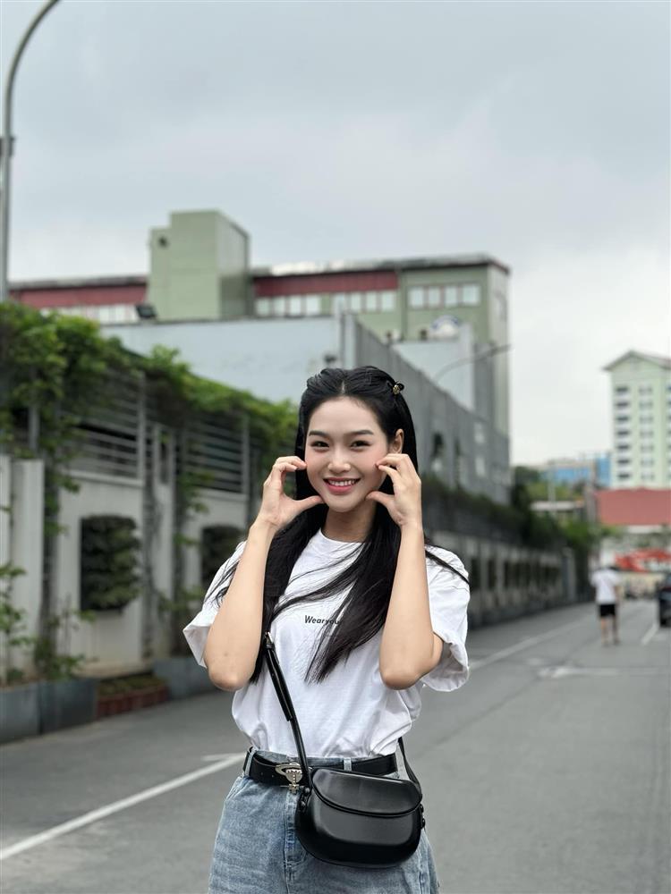 Nhan sắc bạn diễn mới kém 18 tuổi gọi diễn viên Việt Anh là chú-9