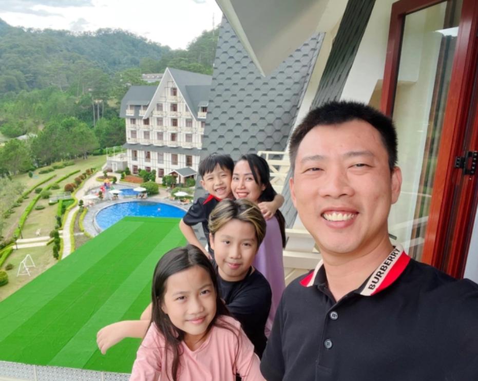 Những sao Việt kết hôn với mối tình đầu: Ốc Thanh Vân vướng nghi vấn ly hôn, Phương Nga luôn được chồng tháp tùng, yêu chiều-2