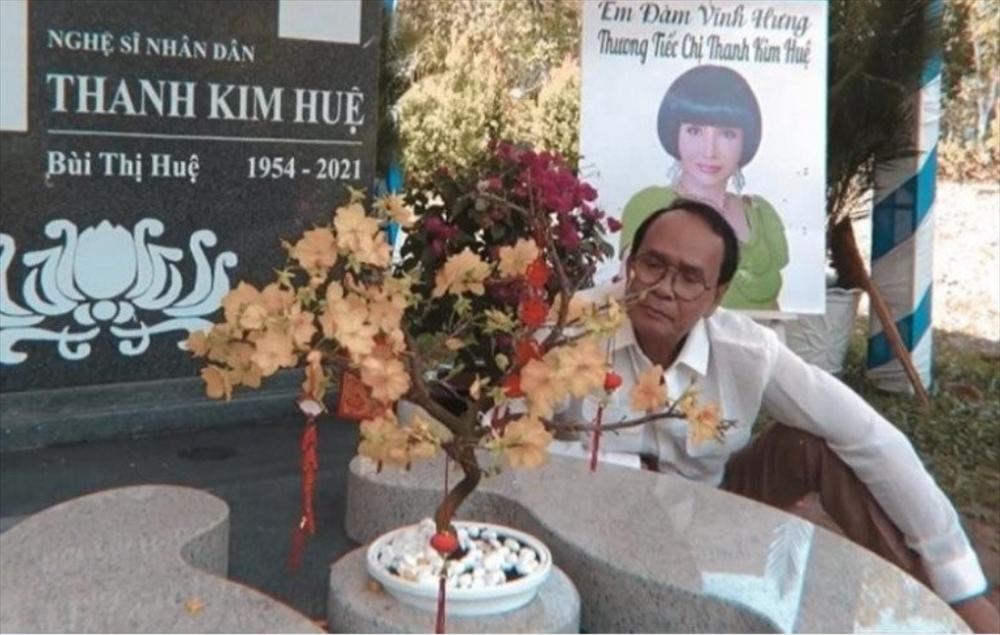 Những sao Việt kết hôn với mối tình đầu: Ốc Thanh Vân vướng nghi vấn ly hôn, Phương Nga luôn được chồng tháp tùng, yêu chiều-9