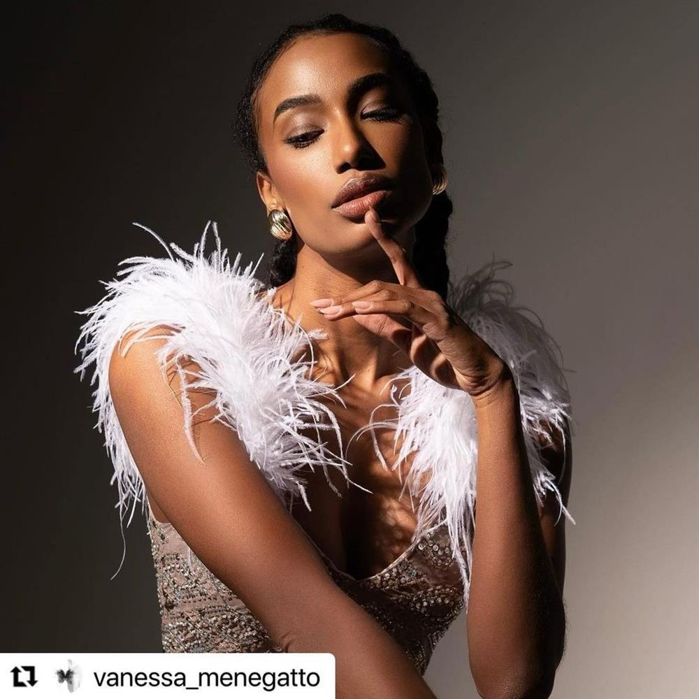 Cô gái bị miệt thị ngoại hình đăng quang hoa hậu ở tuổi 34-10