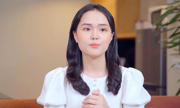 Vợ cầu thủ Duy Mạnh chăm sóc da như thế nào mà lúc nào cũng căng bóng, trẻ đẹp?-7