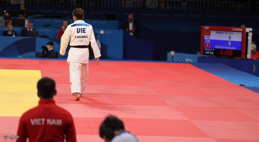 Hình ảnh gây xúc động của Hoàng Thị Tình tại Olympic Paris-2