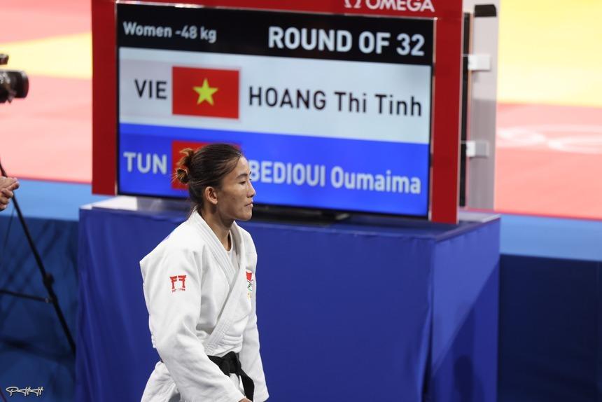 Hình ảnh gây xúc động của Hoàng Thị Tình tại Olympic Paris-8