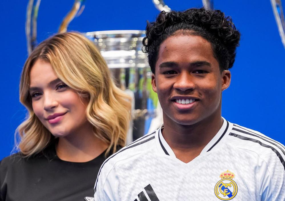 Thần đồng Endrick khoe bạn gái cực xinh ngày ra mắt Real Madrid-4